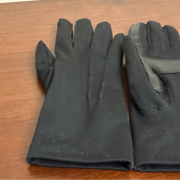 Isotoner Women's Everyday Spandex Fleece Lined  Winter Gloves S/M - Picture 3 of 6